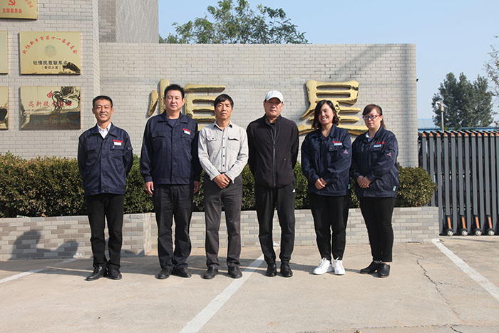 和耿红老师合影